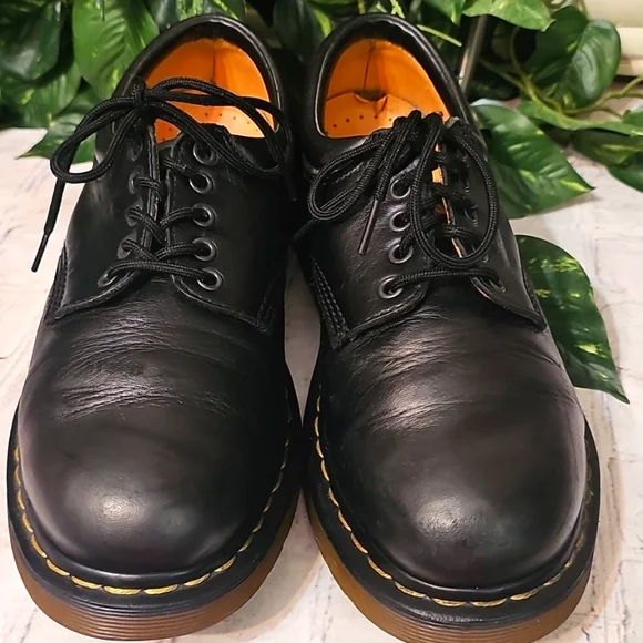 Dr. Martens Rebellious Unisex Nappa Black Leather Low Top 